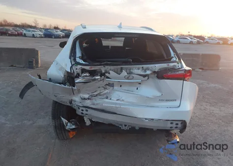 2016 Lexus Nx 200T z USA, uszkodzony, nr VIN JTJYARBZ5G2034494